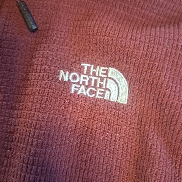The North Face Men's M 1/4 Zip Pullover Fleece Jacket Burgundy Sweater 11J - Picture 2 of 2